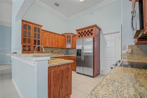 Купить виллу или дом в Мирамар, Флорида 4 спальни, 230.49м2, № 2066278 - фото 12