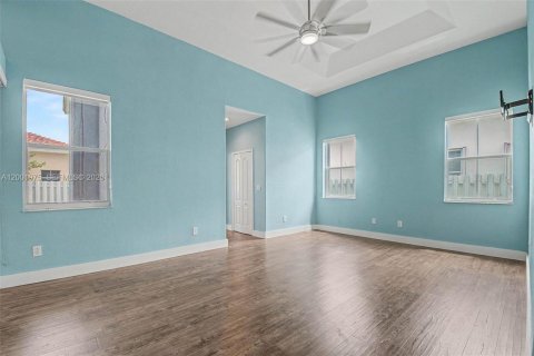 Купить виллу или дом в Мирамар, Флорида 4 спальни, 230.49м2, № 2066278 - фото 19