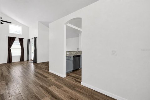 Villa ou maison à louer à Davenport, Floride: 4 chambres, 169.55 m2 № 2157087 - photo 5