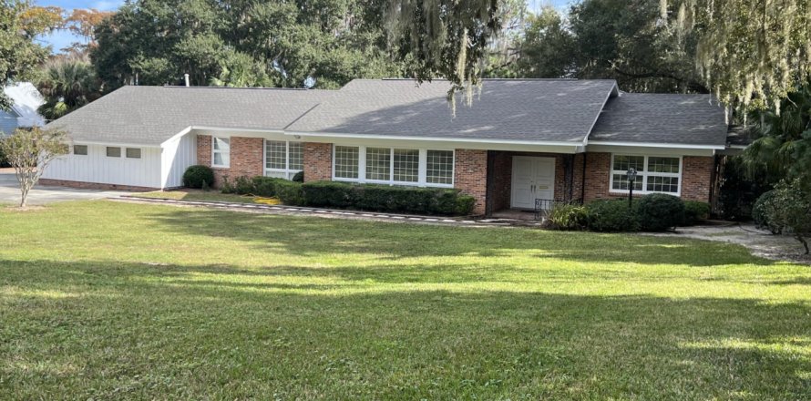 Casa en Crescent City, Florida 3 dormitorios, 322.56 m2 № 875705