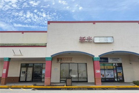 Commercial property in Orlando, Florida 980.58 sq.m. № 2100853 - photo 2