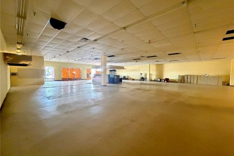 Commercial property in Orlando, Florida 980.58 sq.m. № 2100853 - photo 13