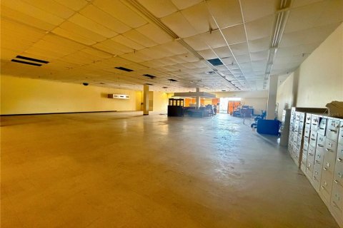Commercial property in Orlando, Florida 980.58 sq.m. № 2100853 - photo 12