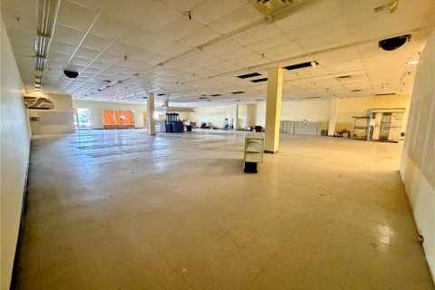 Commercial property in Orlando, Florida 980.58 sq.m. № 2100853 - photo 14
