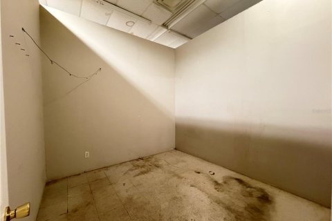 Commercial property in Orlando, Florida 980.58 sq.m. № 2100853 - photo 25