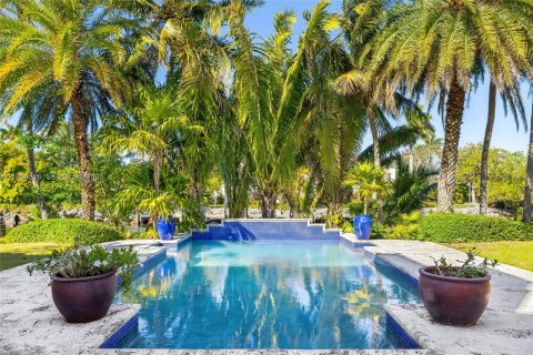 Купить виллу или дом в Корал-Гейблс, Флорида 8 спален, 1100.61м2, № 2026172 - фото 8