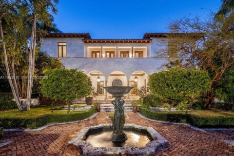 Дом в Корал-Гейблс, Флорида 8 спален, 1100.61м2 № 2026172