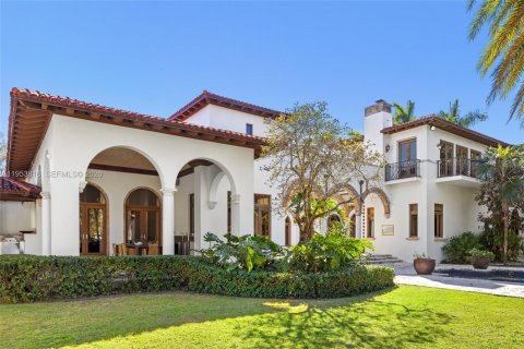 Купить виллу или дом в Корал-Гейблс, Флорида 8 спален, 1100.61м2, № 2026172 - фото 4