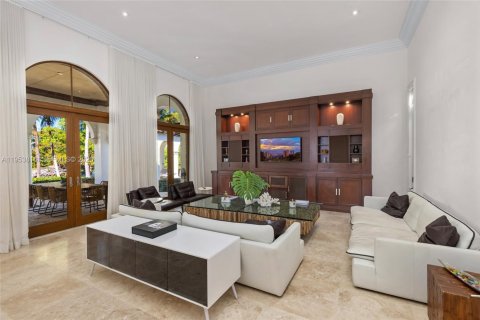 Купить виллу или дом в Корал-Гейблс, Флорида 8 спален, 1100.61м2, № 2026172 - фото 25