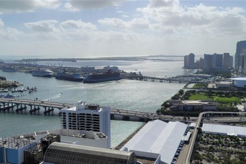Condo in Miami, Florida, 1 bedroom  № 1836260 - photo 13