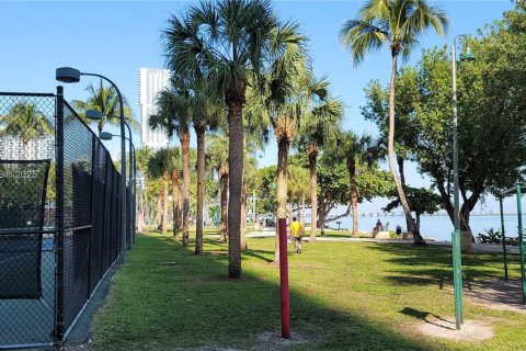 Condo in Miami, Florida, 1 bedroom  № 1836260 - photo 24