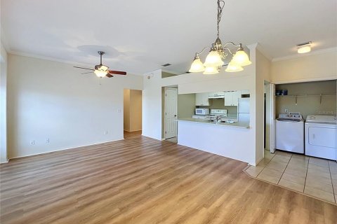 Condo in Winter Haven, Florida, 2 bedrooms № 2383976 - photo 4