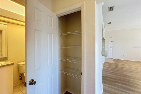 Condo in Winter Haven, Florida, 2 bedrooms № 2383976 - photo 16