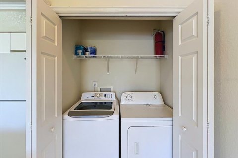 Condo in Winter Haven, Florida, 2 bedrooms № 2383976 - photo 8