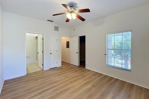 Condo in Winter Haven, Florida, 2 bedrooms № 2383976 - photo 11