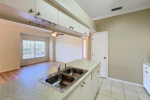 Condo in Winter Haven, Florida, 2 bedrooms № 2383976 - photo 5
