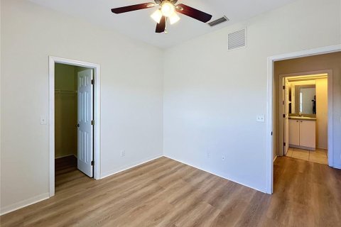 Condo in Winter Haven, Florida, 2 bedrooms № 2383976 - photo 15