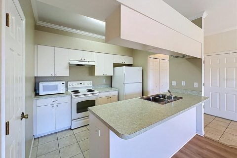 Condo in Winter Haven, Florida, 2 bedrooms № 2383976 - photo 7