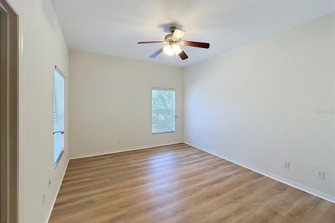Condo in Winter Haven, Florida, 2 bedrooms № 2383976 - photo 9