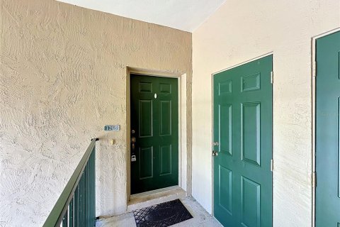 Condo in Winter Haven, Florida, 2 bedrooms № 2383976 - photo 2