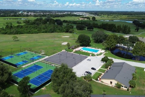 Condo in Winter Haven, Florida, 2 bedrooms № 2383976 - photo 19