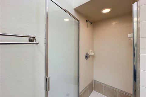 Condo in Winter Haven, Florida, 2 bedrooms № 2383976 - photo 13