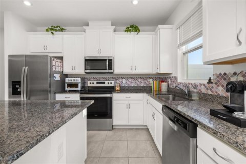 Townhouse in Kissimmee, Florida 3 bedrooms, 135.64 sq.m. № 1640882 - photo 16