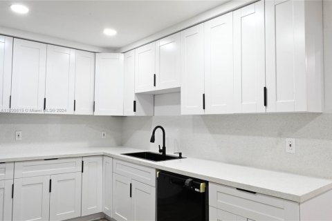 Villa ou maison à vendre à Fort Lauderdale, Floride: 4 chambres № 1692948 - photo 30