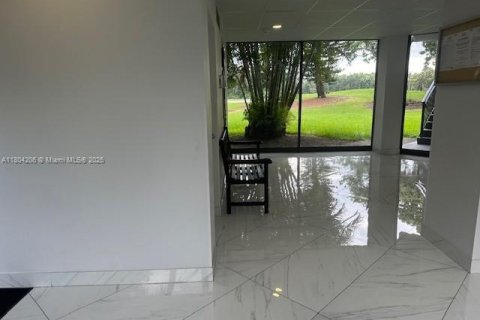 Condo in Weston, Florida, 2 bedrooms  № 1959433 - photo 17