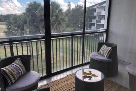 Condo in Weston, Florida, 2 bedrooms  № 1959433 - photo 12