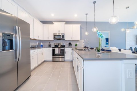 Condominio en alquiler en Davenport, Florida, 3 dormitorios, 166.11 m2 № 1592010 - foto 11