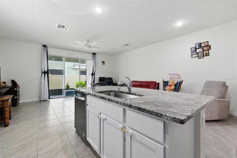 Touwnhouse à vendre à Land O' Lakes, Floride: 3 chambres, 163.32 m2 № 1822460 - photo 12