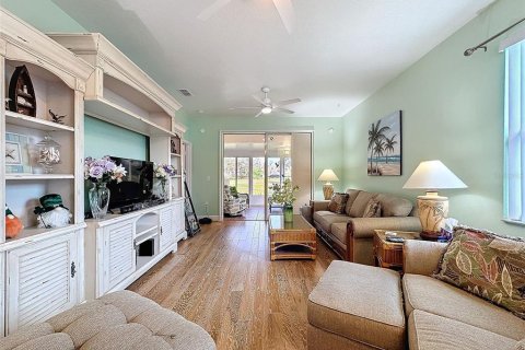 House in New Port Richey, Florida 2 bedrooms, 101.82 sq.m. № 1911523 - photo 10