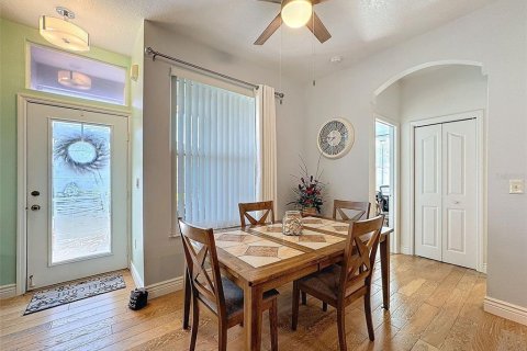 House in New Port Richey, Florida 2 bedrooms, 101.82 sq.m. № 1911523 - photo 7