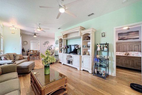 House in New Port Richey, Florida 2 bedrooms, 101.82 sq.m. № 1911523 - photo 14