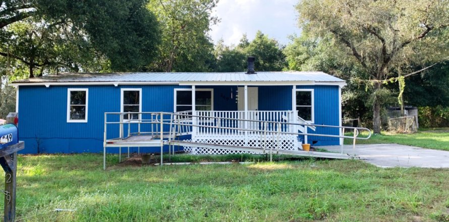 House in Hawthorne, Florida 3 bedrooms, 120.4 sq.m. № 875747