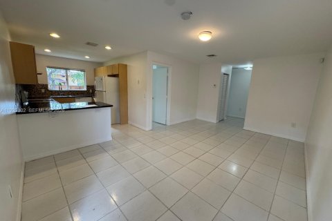 Townhouse in North Miami Beach, Florida 4 bedrooms, 224.36 sq.m. № 1987600 - photo 6