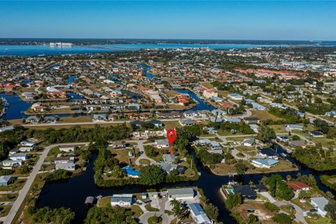 Casa en Punta Gorda, Florida 3 dormitorios, 170.94 m2 № 2362682