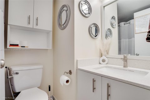 Townhouse in Weston, Florida 2 bedrooms, 110.37 sq.m. № 1920048 - photo 11