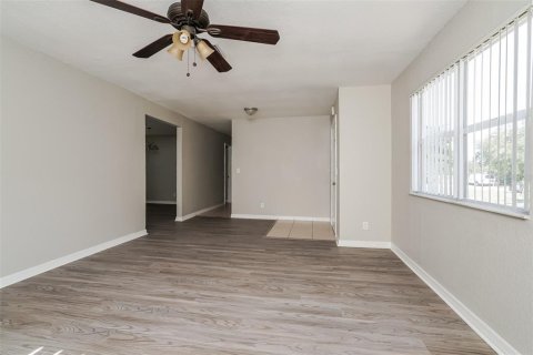 Villa ou maison à louer à Lehigh Acres, Floride: 4 chambres, 133.87 m2 № 2379354 - photo 3