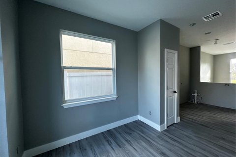 Casa en venta en Orlando, Florida, 3 dormitorios, 157.66 m2 № 1912200 - foto 2