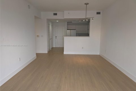 Снять в аренду кондоминиум в Корал-Гейблс, Флорида 1 спальня, 74.14м2, № 1943747 - фото 3
