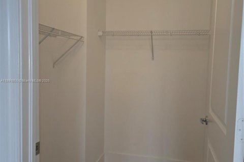 Снять в аренду кондоминиум в Корал-Гейблс, Флорида 1 спальня, 74.14м2, № 1943747 - фото 9