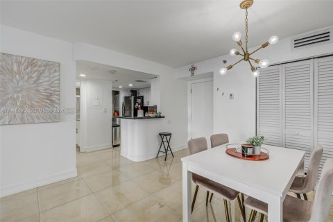 Copropriété à vendre à Miami, Floride: 1 chambre, 68.28 m2 № 2004222 - photo 9
