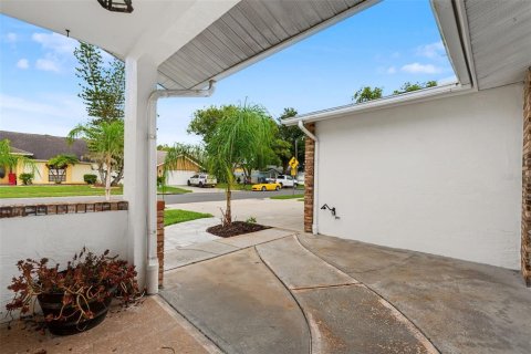 Villa ou maison à vendre à New Port Richey, Floride: 3 chambres, 174.1 m2 № 2285439 - photo 8