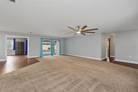 Villa ou maison à vendre à New Port Richey, Floride: 3 chambres, 174.1 m2 № 2285439 - photo 13
