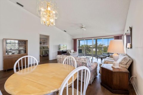 Condo in Venice, Florida, 2 bedrooms № 2106389 - photo 11
