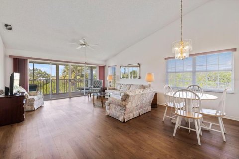 Condo in Venice, Florida, 2 bedrooms № 2106389 - photo 10