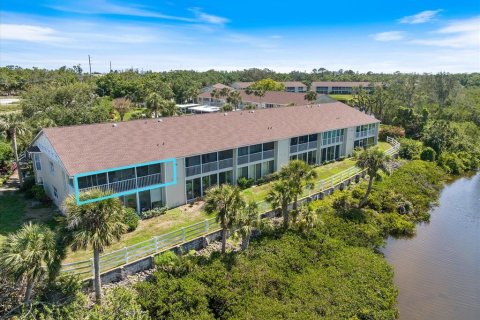 Condo in Venice, Florida, 2 bedrooms № 2106389 - photo 5