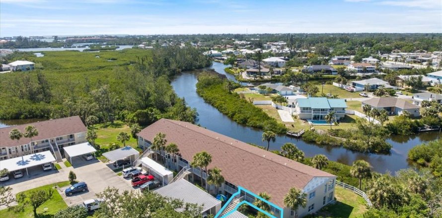Condo in Venice, Florida, 2 bedrooms № 2106389